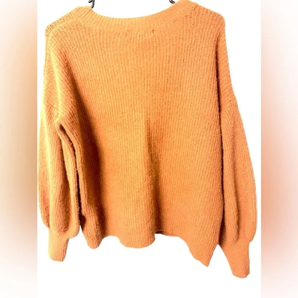 Love Tree small apricot sweater ballon sleeves hobo cozy oversized slouchy - Picture 2 of 10